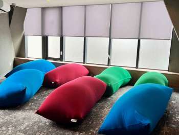 東京の24時間営業スーパー銭湯：ミナミ学芸大店(休憩スペース)