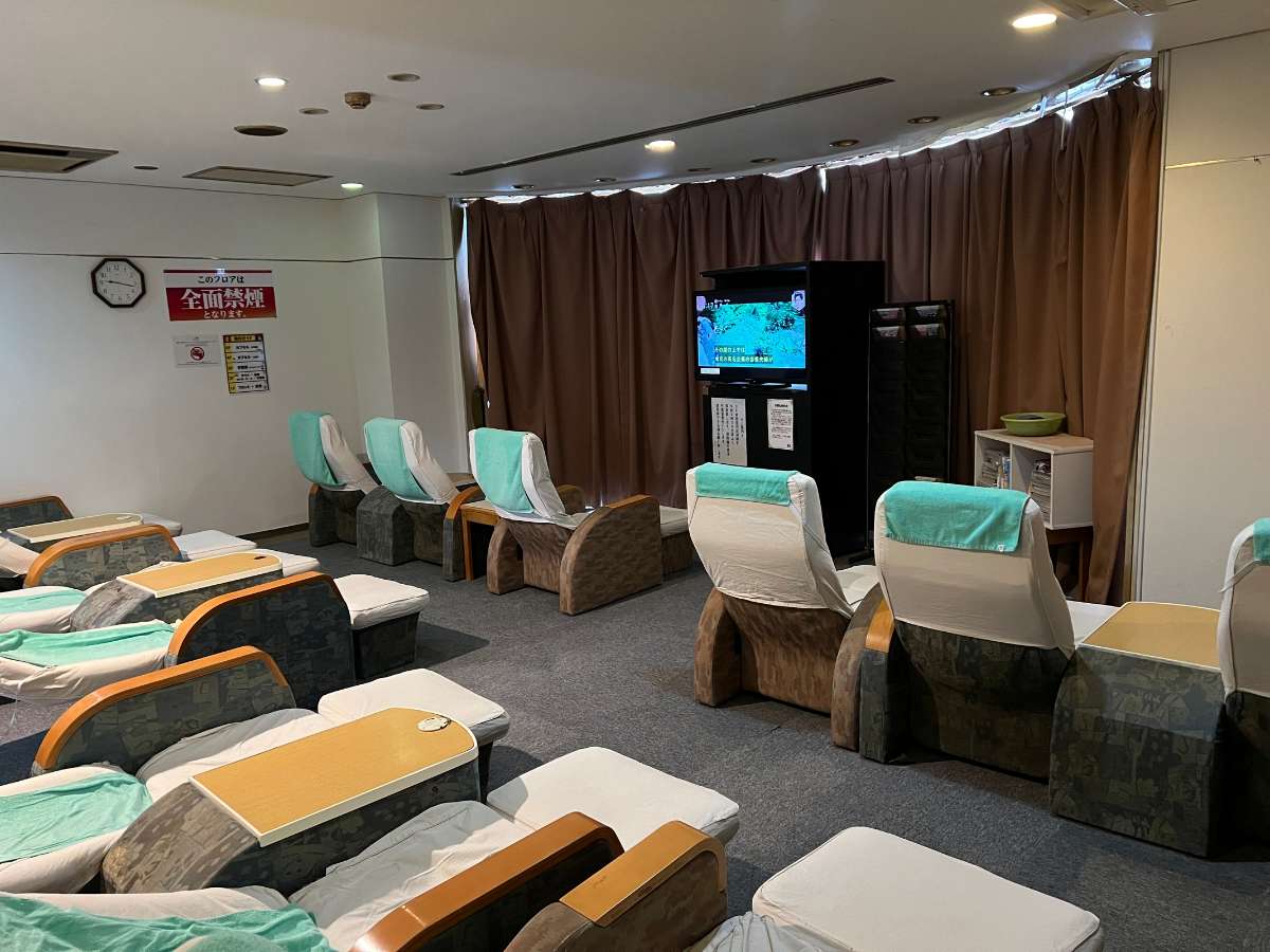 サウナ＆カプセル ミナミ下北沢：休憩スペース